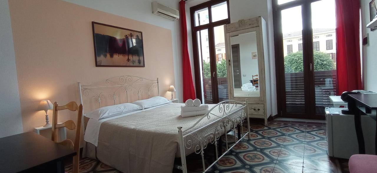 Onlyrooms III - Piazza Jenne Cagliari Exteriér fotografie