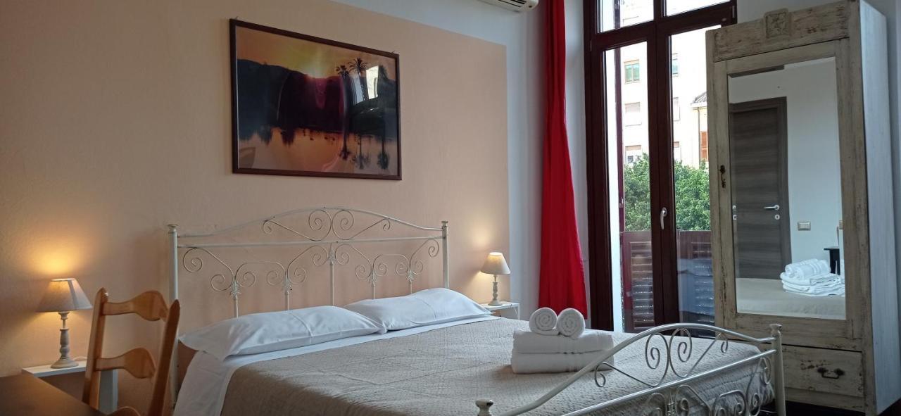 Onlyrooms III - Piazza Jenne Cagliari Exteriér fotografie